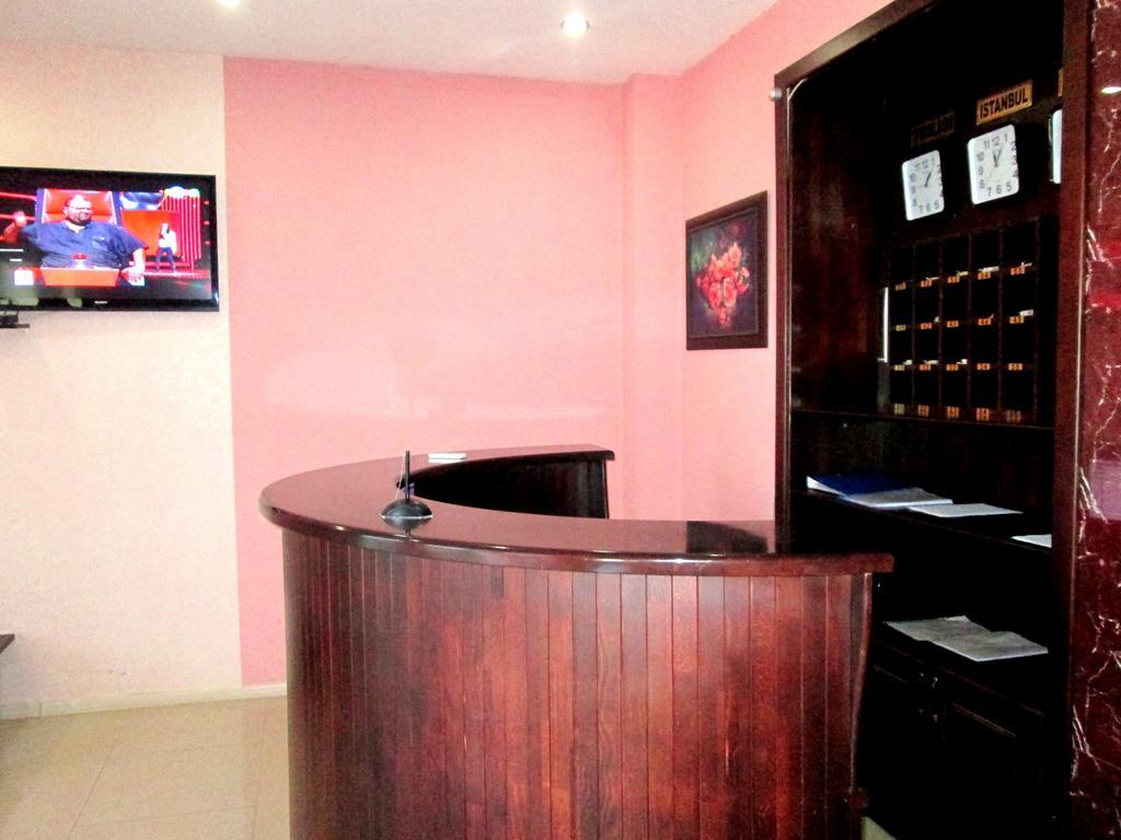 Max Comfort Hotel Kutaisi Dış mekan fotoğraf