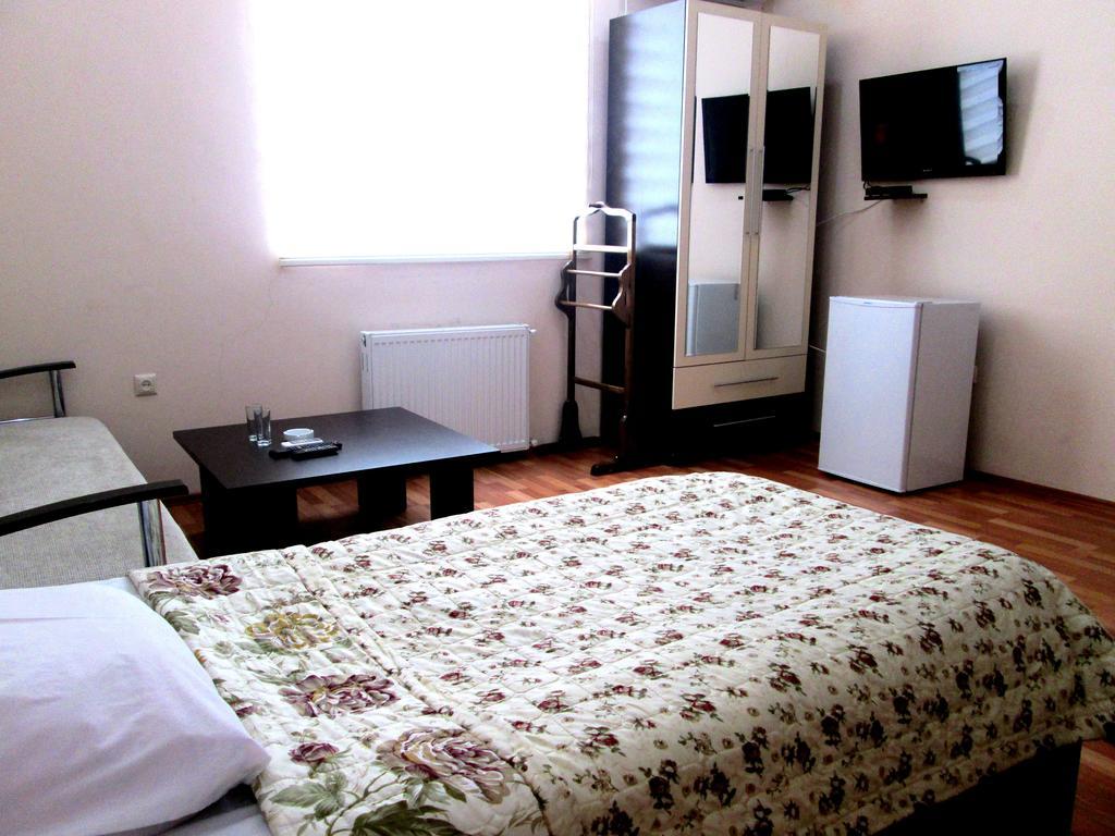 Max Comfort Hotel Kutaisi Dış mekan fotoğraf
