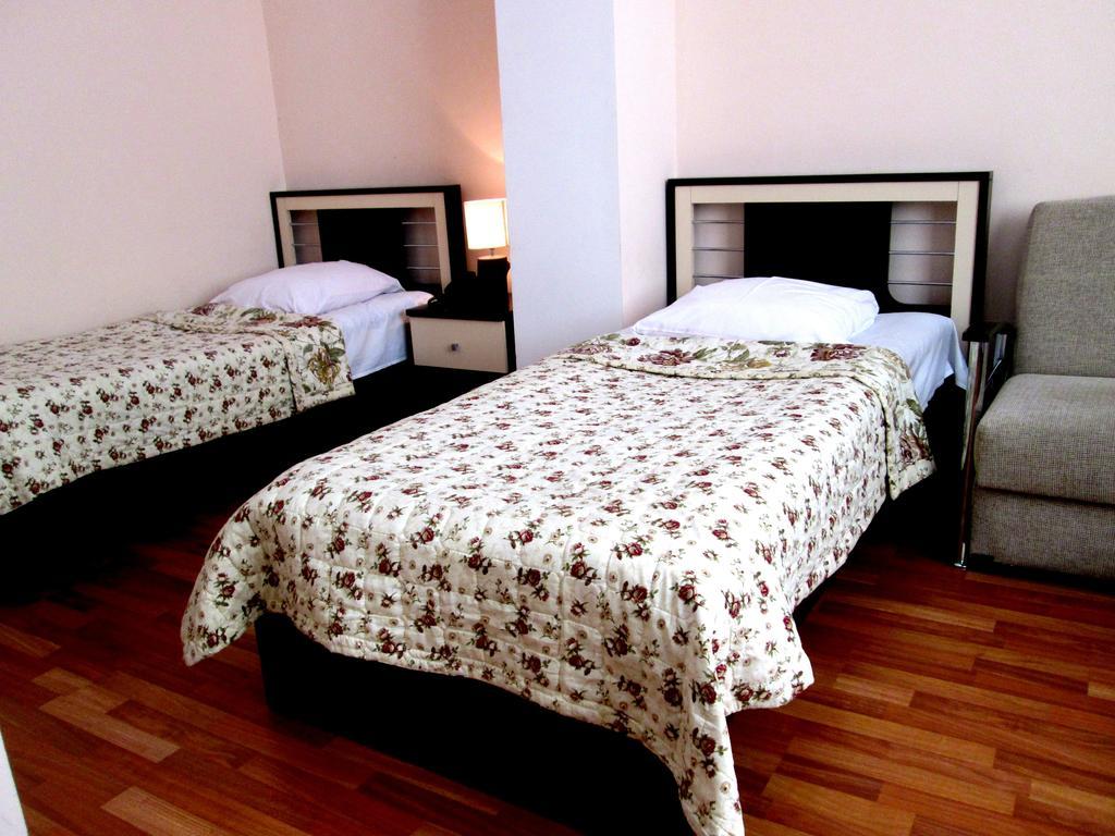 Max Comfort Hotel Kutaisi Dış mekan fotoğraf